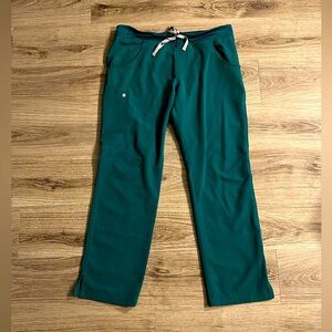 FIGS Kade Cargo Scrub Pants - Hunter Green